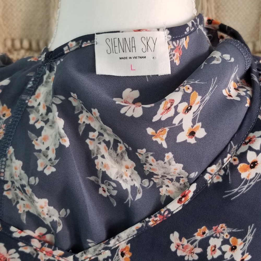 Sienna Sky Cinched Waist Blouse - Picture 4 of 4